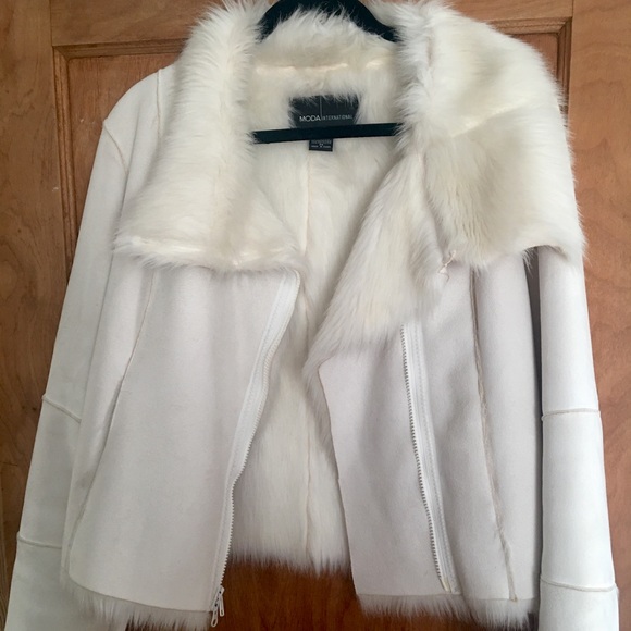 Moda International Jackets & Blazers - Moda international faux fur white coat
